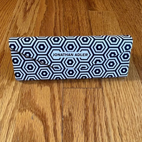 Jonathan Adler Accessories - Jonathan Adler Blue & White Geometric Glass hard‎ Case Traingle Shape